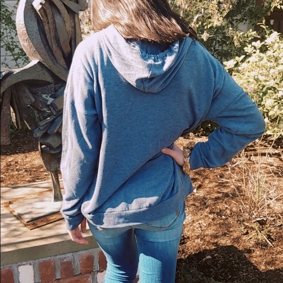 Active Knitwear Live Wildly Blue Sweatshirt!! 💙 - Picture 4 of 4